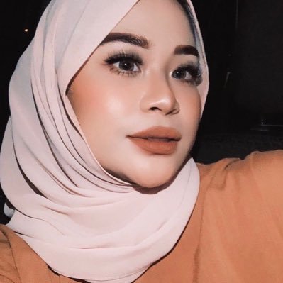 bellahaslin_'s profile picture. 