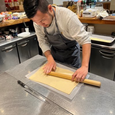 和歌山オテルドヨシノ3代目料理長。好きな食べ物はパスタとピザ。得意料理は坦々麺と麻婆豆腐。 一緒に働いてくれる方募集中です。料理人サービス人、パティシエ。未経験でも大歓迎🙌ご興味ある方は是非‼️