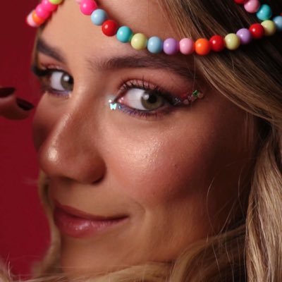 Larissafagdeo's profile picture. 