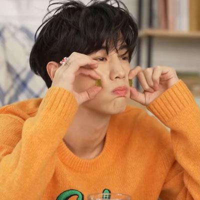 tuanhourly's profile picture. always there for you @marktuan