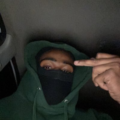 Your new favorite obsession 🖕🏽🤭 | Gamer 👾| 6’0 - size 11 🦶🏽| Available for cashmeets/ customs/ sessions | AV on LF