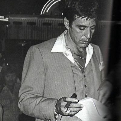 Shenlong34's profile picture. Vivo uma vida tranquila, justa e perfeita.