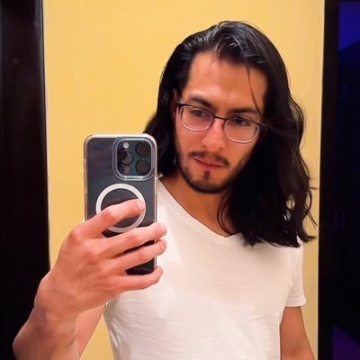 Hec_Thorin's profile picture. El universo no solo tiene una historia, sino cualquier historia posible.