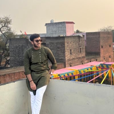 karrrrtiik2's profile picture. Jao Anand uthao❤️ Insta: @karrtikkalra👻: kartikk23