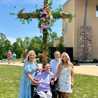 I have severe cerebral palsy, and I love Jesus Christ my Lord/Savior ✝ and others😍💗 | #GodBlessMe! | Philippians 4:13 | #KingJesusWillReignForever!