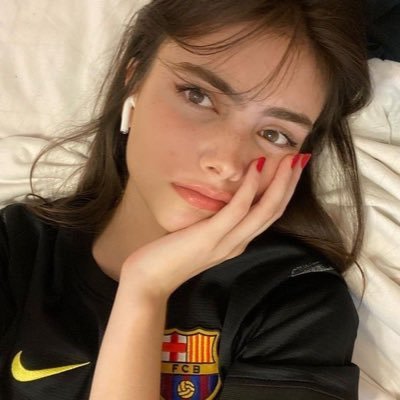 Hello, I’m Olivia Lucas, a licensed therapist dedicated to helping individuals manage stress, anxiety, and life transitions. @fcbarcelona