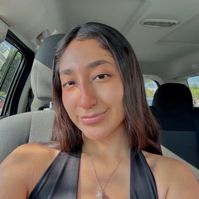 paulina_ev's profile picture. 💫