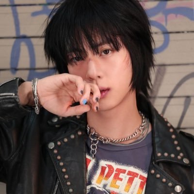 katjinie's profile picture. kat loves bts