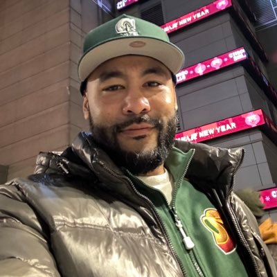 Seattle’s Very Own | #PurpleReign☔️ #Seahawks #TridentsUp #BringBackOurSonics Married w/7 kids
