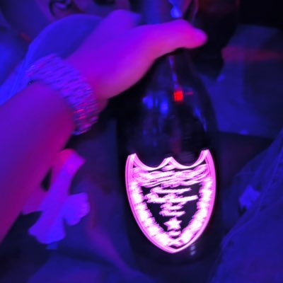 Ksellin319475's profile picture. 