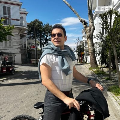 semrekarabulut's profile picture.