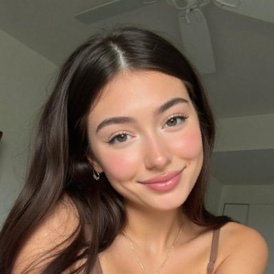 Backup: @xkaylaabrooks 19 | Spreading positive energy everyday 💗 Message me here👇