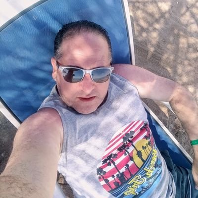 تويتاتي في المفضله
اهلااااااااوي وعاشق لكل اهلاوي🦅🦅🦅 😍