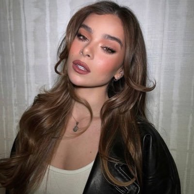 AngelisLara8's profile picture. 19