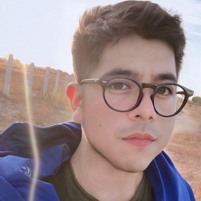 Profesor de Matemáticas y estudiante de medicina, no uso apps de citas, solo uso x e insta. mi perfil sexy 🍑👨🏫👨⚕️🩺. 🇲🇽🇺🇸