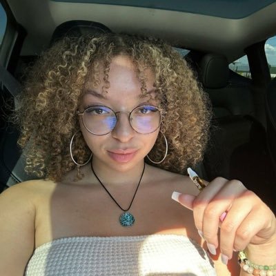 Don’t hate me if i Don’t text much on here,I really wanna meet in person. add me up on telegram @skyreina