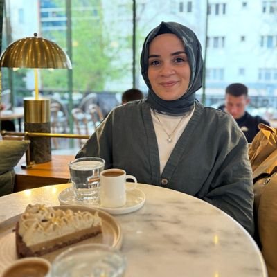 esma__gnl's profile picture. 𝐾𝑒𝑛𝑑𝑖 𝘩𝑎𝑙𝑖𝑚𝑑𝑒 𝑏𝑖𝑟 𝑑𝑒𝑟𝑑𝑖𝑚 𝑣𝑎𝑟..