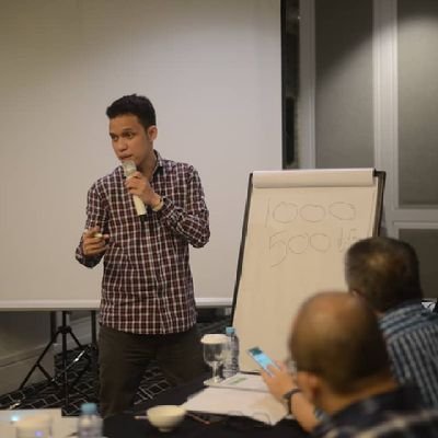 Yang mau belajar praktek bareng (bukan teori) saya live setiap hari jam 9-10 pagi di discord. cek link dibawah 👇 Free tanpa syarat.