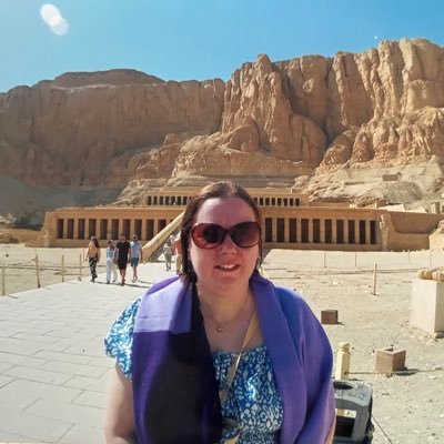 wife💜Mum💜autism💜Staff Nurse in Cardiac at SGH💜paranormal 👻 horror 😱drawing 😁 general fan girling 😂 other pages on insta & FB @clairepackart