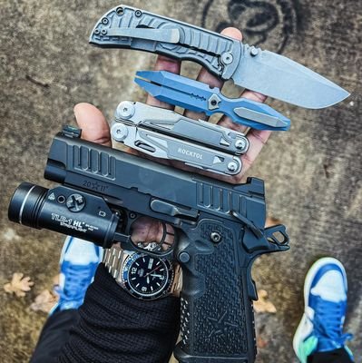 qqffww77's profile picture. 