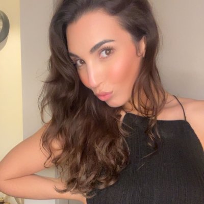 J'suis ici pour m’amuser avec vos 🍆🥵. Ma cachette privée OF.. tu me rejoins ?⬇️ Envoie moi un message là bas, j'ai un cadeau pour toi 🎁