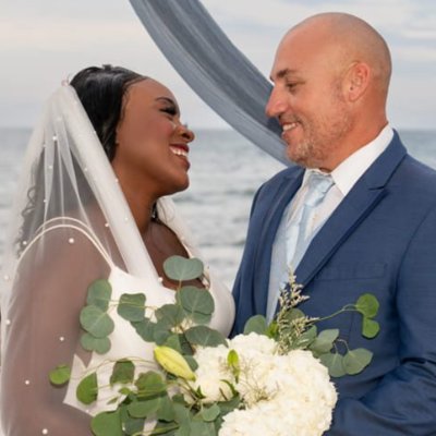 KrislynWrites's profile picture. abiding in love.