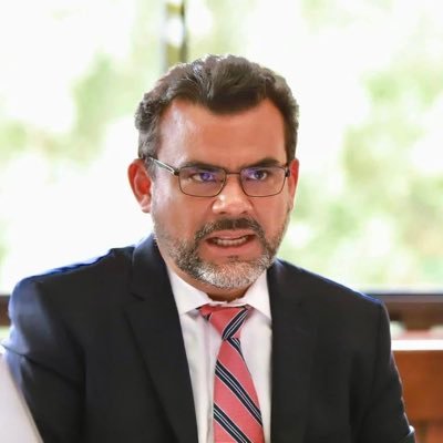 Maestro en Políticas Públicas por el ITAM. Esposo, papá y orgulloso Campechano. He sido Coordinador de los Contralores de México. Me apasiona la economía.