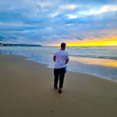 Kaazem's profile picture. M8🩷💚
