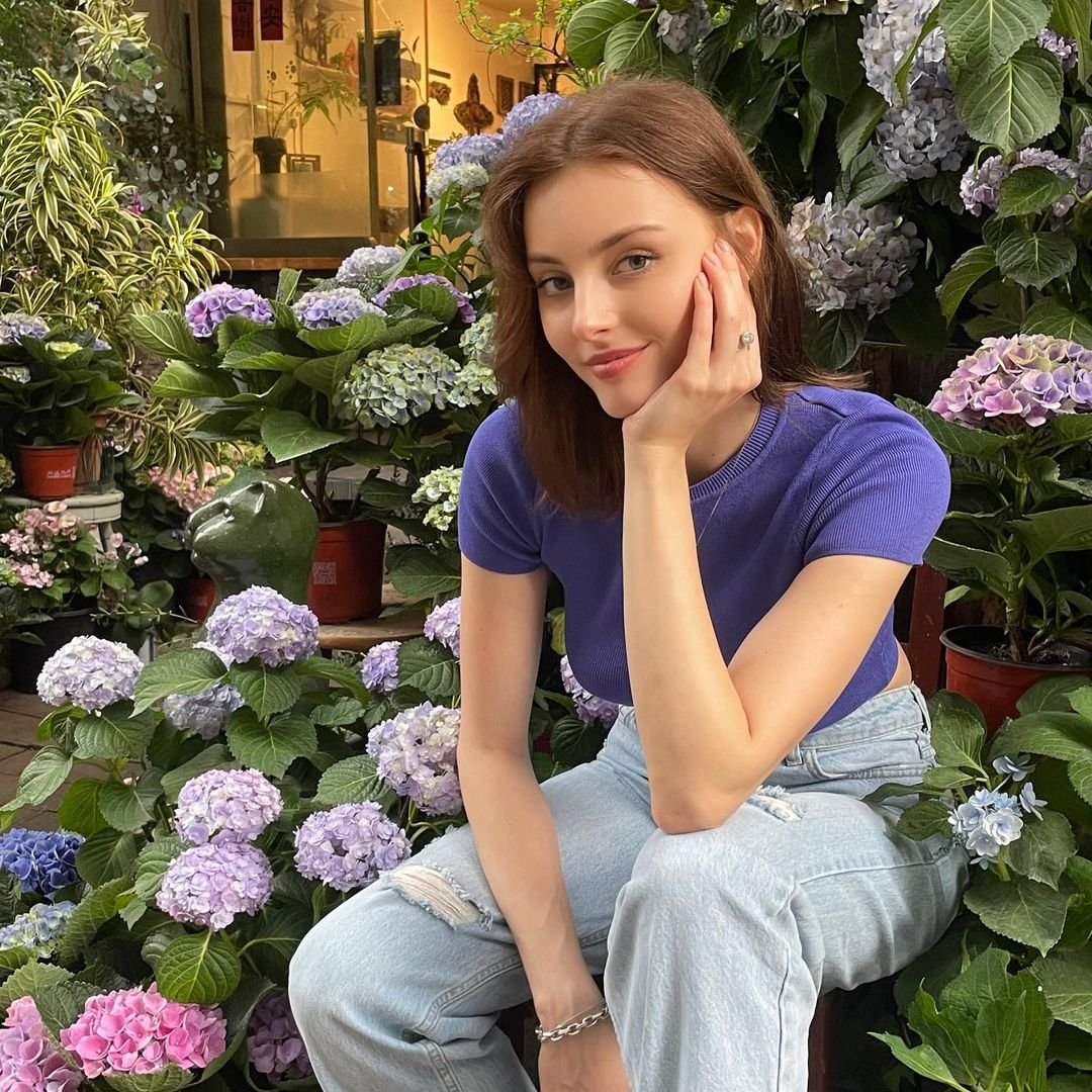 GeorgianaS80757's profile picture. I could be your dream or your karma. You choose. 🌓