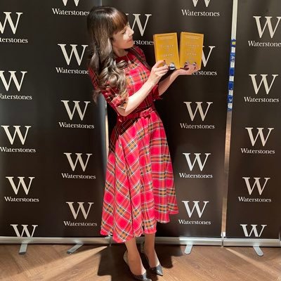 Author • Scots Book of the Year 2022 • Books @LuathPress @Unbounders • Stories @LiarsLeague @HonestUlsterman and more • Journalist @guinness_emma • Views my own