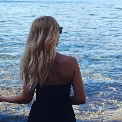 RaquelIG1209's profile picture. En mi otra vida fui un pez  🧜🏼‍♀️  🌊 🐚