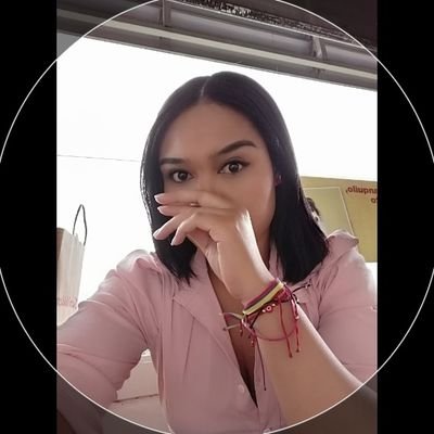 tengo pésima ortografía 🤡
Experta en robar trinos💚 Twitter es un mundo de fantasía para lidiar con la cotidianidad, No te lo tomes personal 🔥💅🏾