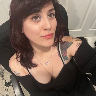 babysith666's profile picture. The one piece is real