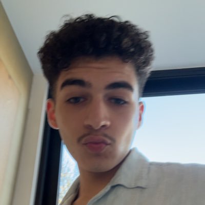 just your average drag race twitter fanatic - he/they 💧