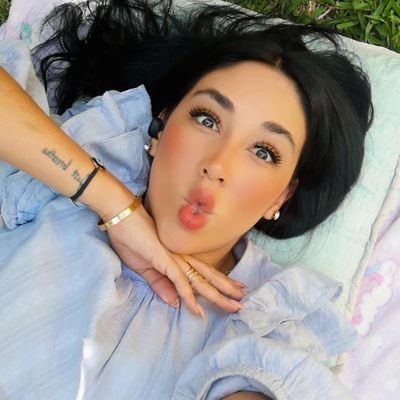 Si usted llega con una sonrisa, nos vamos a reír juntos. Si usted llega de mal humor, me voy a reír, sola.
Si hago drama no es porque sea mujer, hago drama...