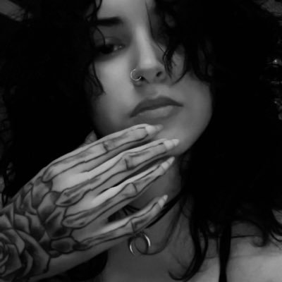 Hello, I’m Veli! A Latin streamer on twitch. I try my best to make my stream and myself a safe space for people. Stream and posts are all 18+ 🏳️🌈🇵🇦
