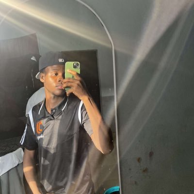 thenicefemi's profile picture. 