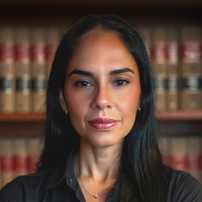 MonicaHasbun's profile picture. ⚖️ Law/ World Traveler / MAH Beads Founder / 👦🏻♥️🧑🏻‍🦱/ ♓️