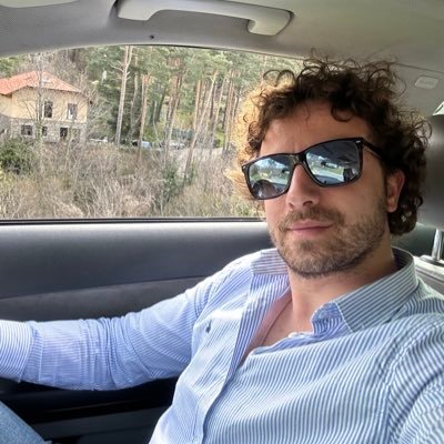 Abogado y trabajador de Banca. Ahora Concejal de Digitalización de la Administración local, Deportes , Juventud e Infancia en Ayto C.Villalba. 🇪🇸