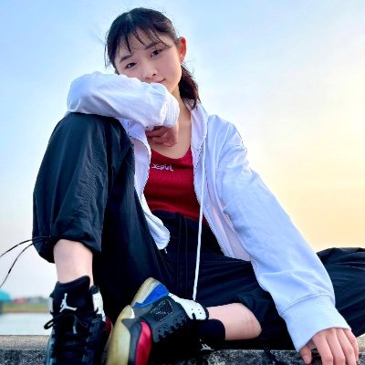 Disney Princess. Professional Fighter. 6-0 Kickboxing 2-0 MMA 4-0-1 Muay Thai. (RP)