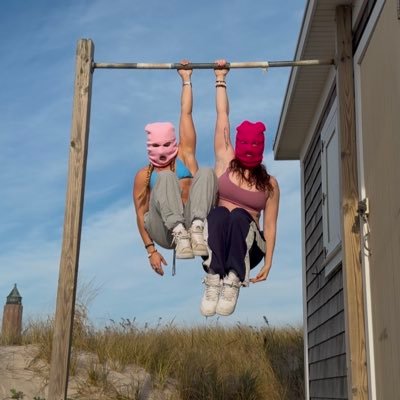 ♐️♎️ besties 👑we do acro calisthenics 🤸🏼 we also love the rave 🫦🗣️ *NEW YORK•FLORIDA•HAWAI’I* we bounce around #figureitout love you más
