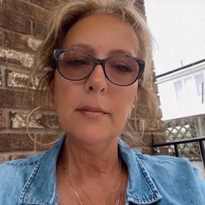 RoseanneSa41110's profile picture. Christian/Mom/Nana/Animal lover/ Early retirement from Broadcasting and Hospitality Industry/MAGA ❤️✌️NO DM'S. Be yourself, everyone else is taken!