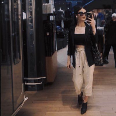 ZeynepK45199958's profile picture. DERDİM SABRIMA HAYRAN..🥃