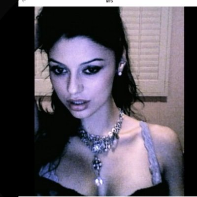 don’t leave comments on ppl pages r DM anyone…impersonator is purposely using my identity online..