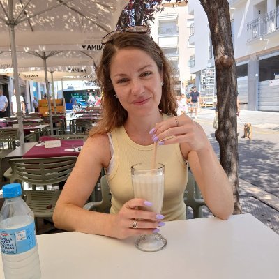 Senior lecturer @OxBCNH @OBU_nutrition, Researcher, Registered nutritionist, MSc course lead, Co-lead @BrookesCYP, Dog lover, Embracing life.