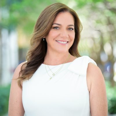 Talks about my adventures in #miami #realestate #travel #marketing #advertising #luxury #branding #islandliving and enjoying the beach life.