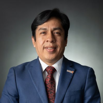 Bueno... soy un Pastor feliz por servir a su Señor... Alegre, entusiasta, amo a Dios y a mi familia... quiero ser siempre un siervo de Dios.