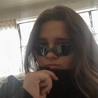 se a classe operária tudo produz, a ela tudo pertence. ☭