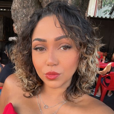 rozarixz's profile picture. 👷🏼‍♀️ | Engenheira