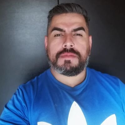 Hincha de MILLONARIOS.
lo mas importante en mi vida son mi mamá y familia.
Administrador de empresas.
